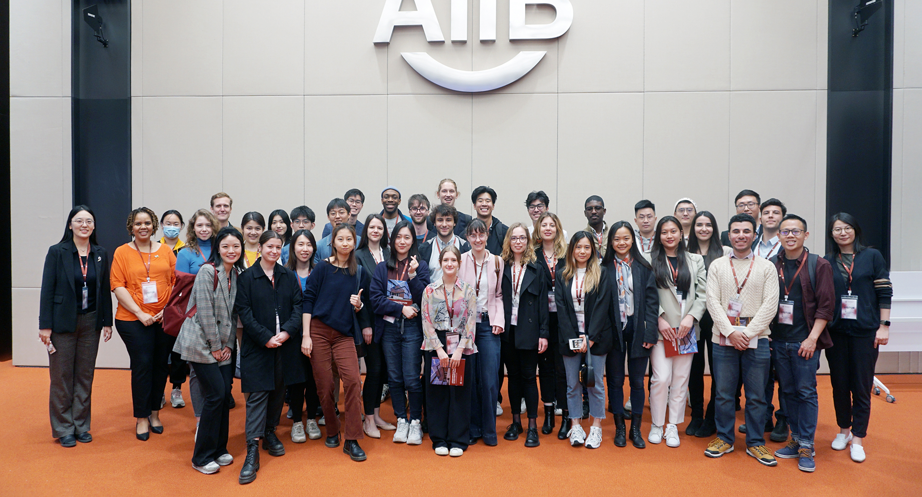 学院组织国际项目学生赴亚洲基础设施投资银行参访交流